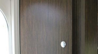 CIRRUS 820 - Boiseries de style européen avec bouton-poussoir