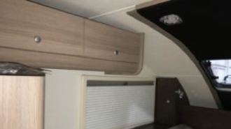 CIRRUS 820 - Compartiments de rangement latéraux